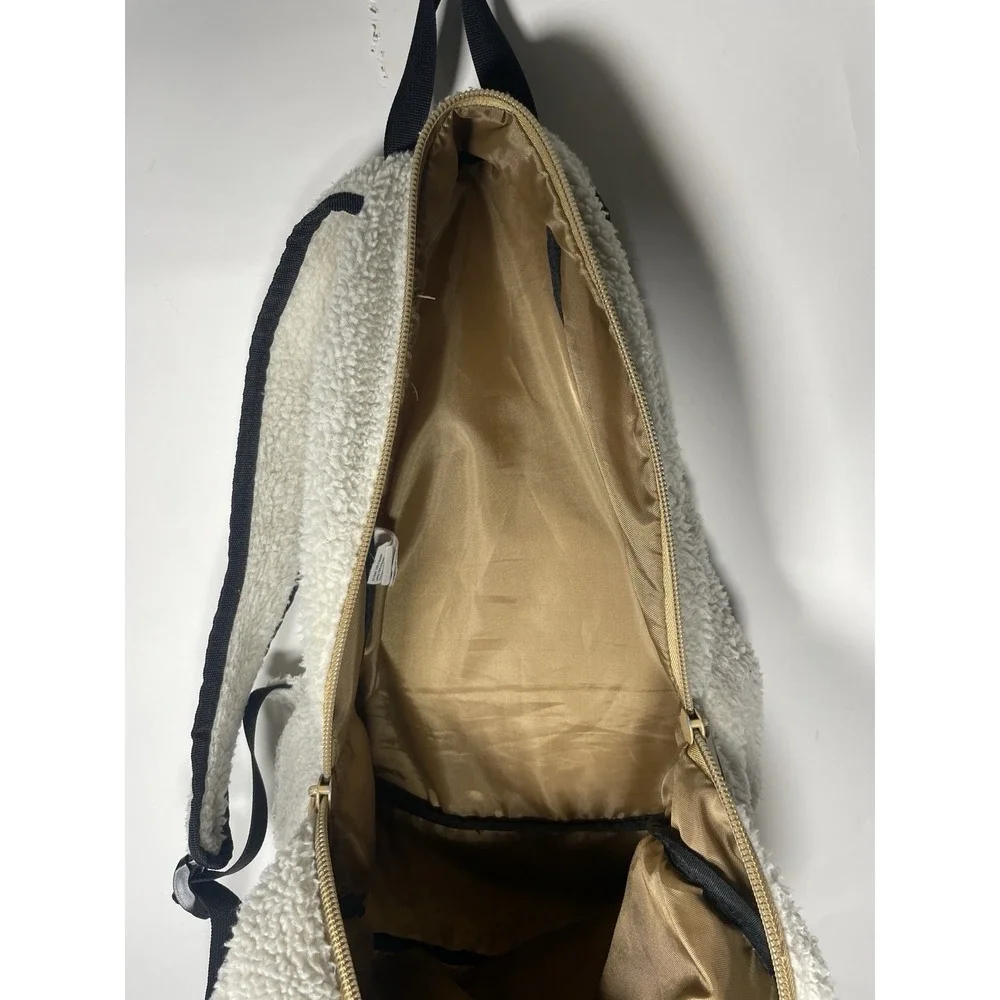 Kavu  Fleece In Birch‎ Sherpa Padded Strap Backpack